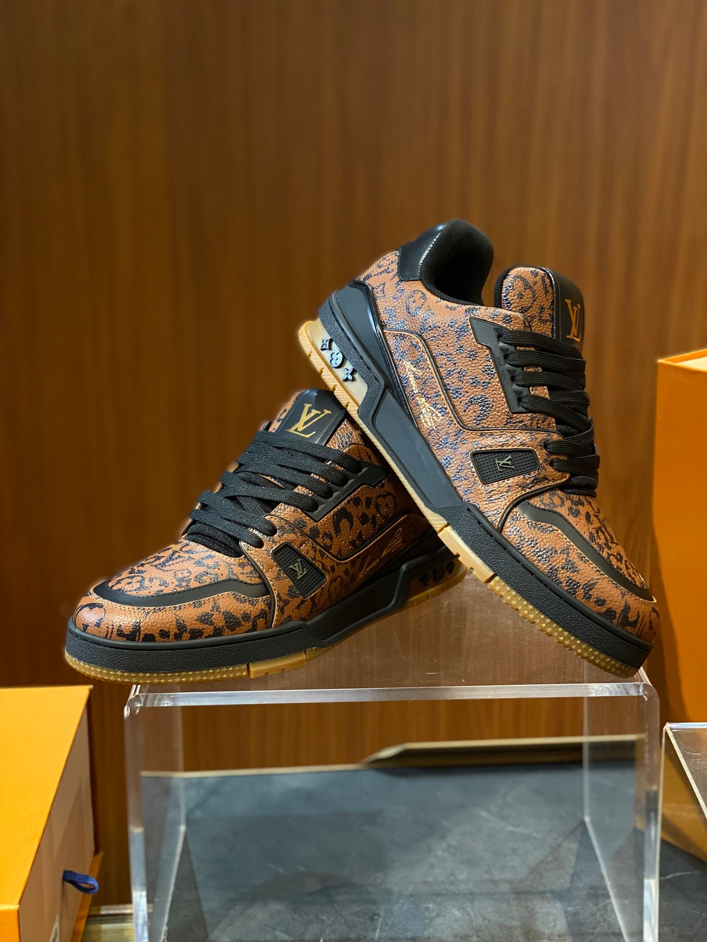 LOU TRAINERS