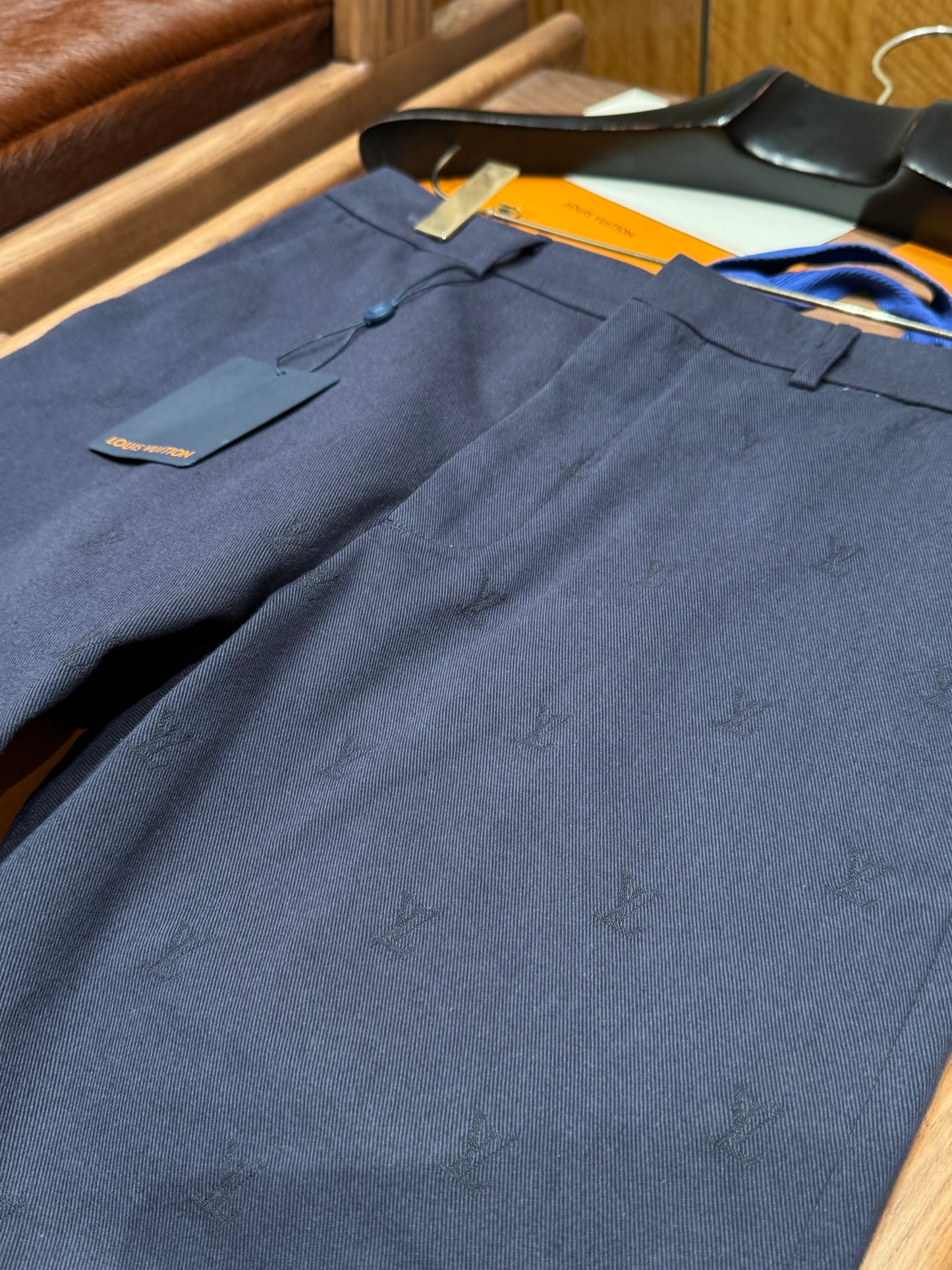 LOU SHORTS