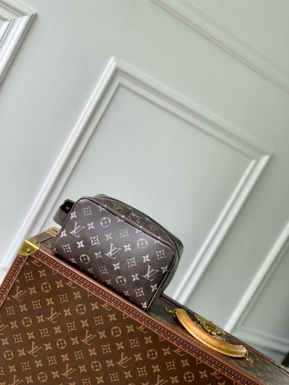 LOU LOCKER DOPP KIT