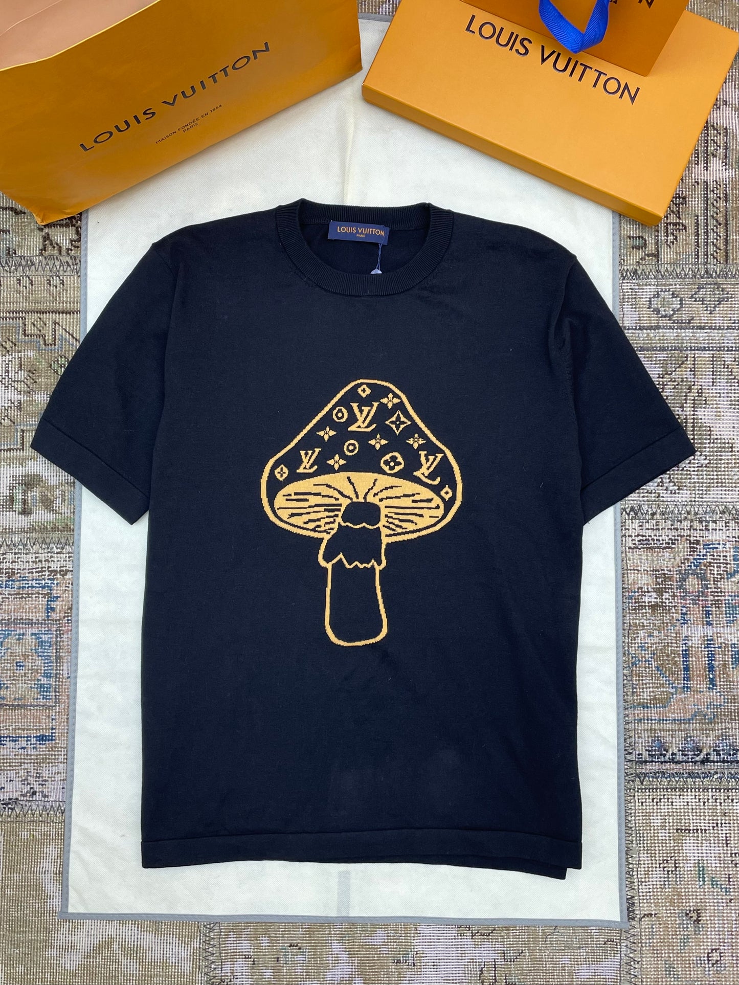 LOU T-SHIRT