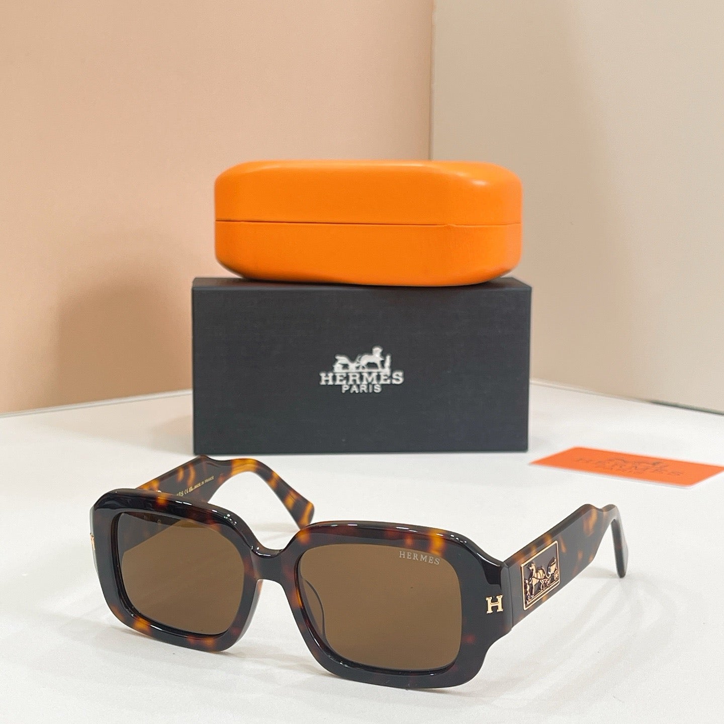 HERM SUNGLASSES