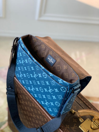 LOU DISTRICT PM MESSENGER BAG