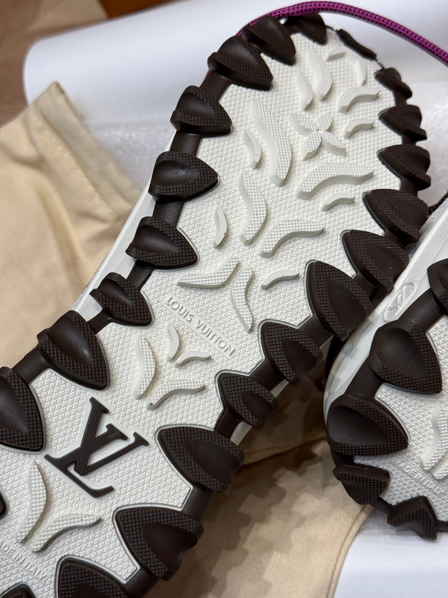 LOU RUSH XPLORER SNEAKERS