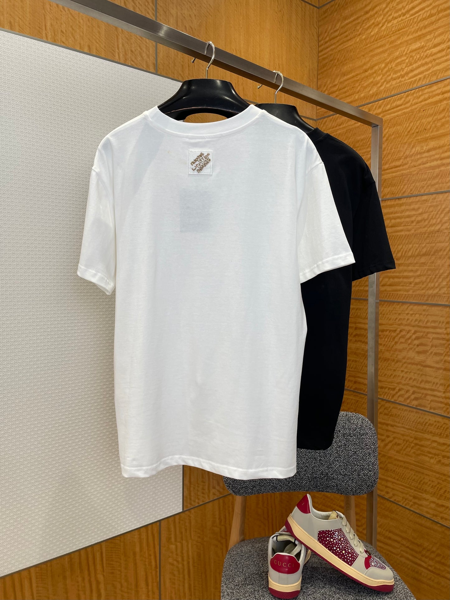 LOU T-SHIRT