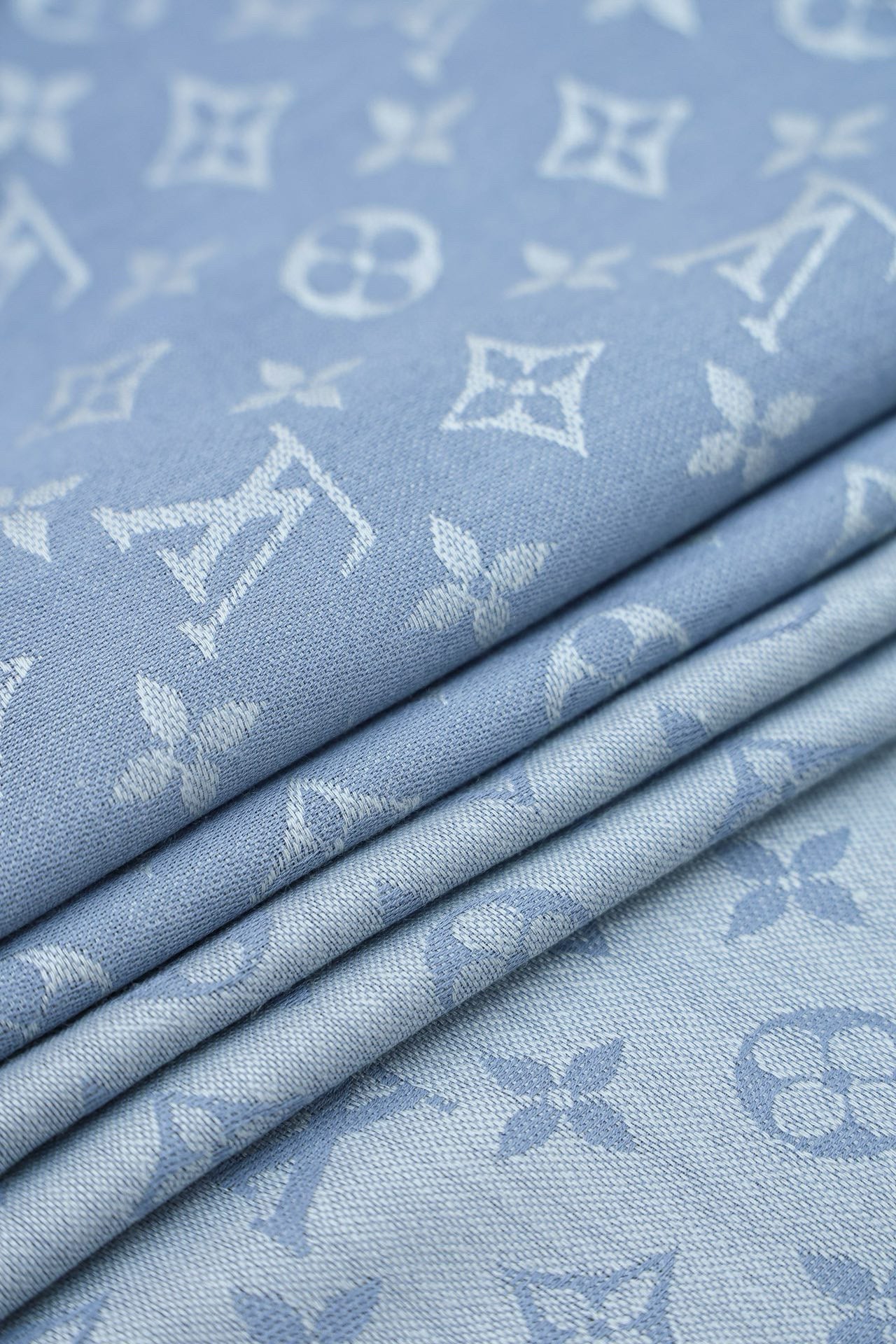 LOU SHAWL