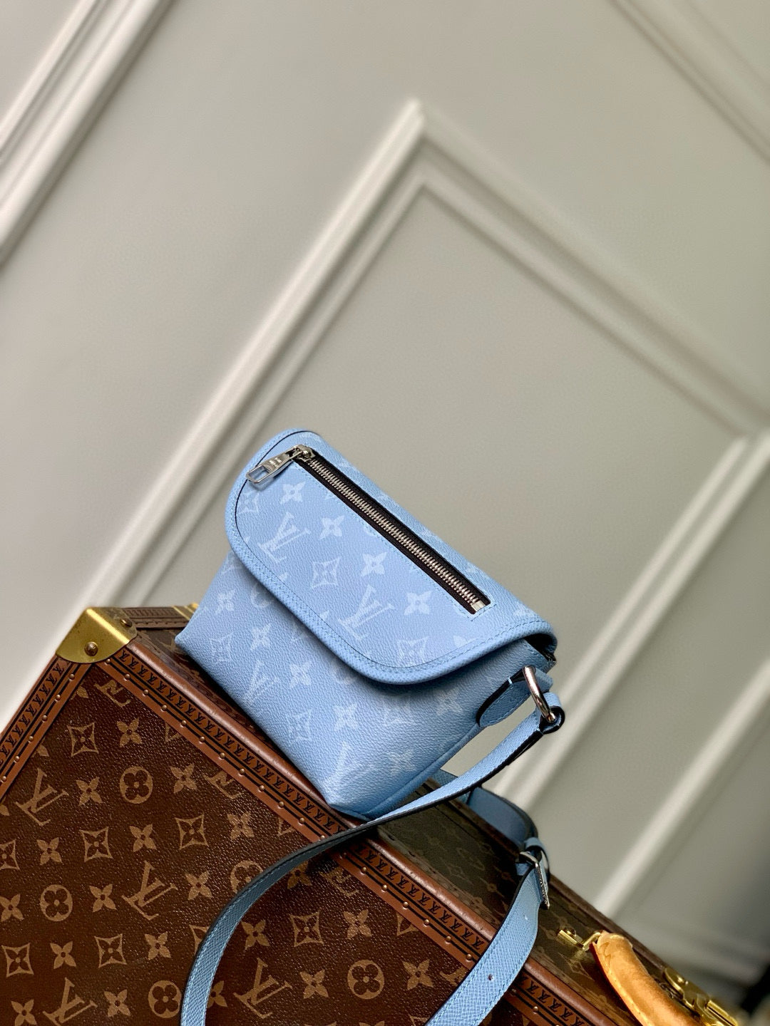 LOU PULSE WEARABLE WALLET