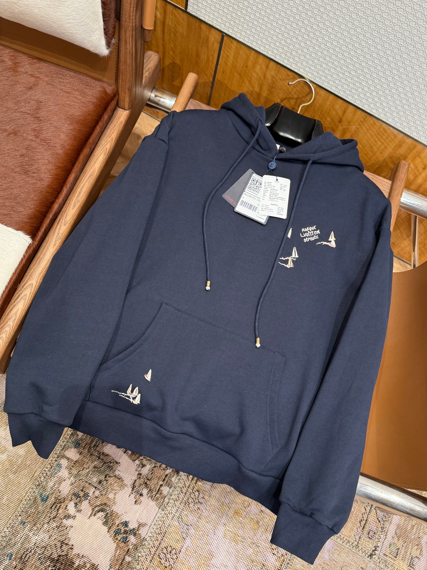 LOU HOODIE