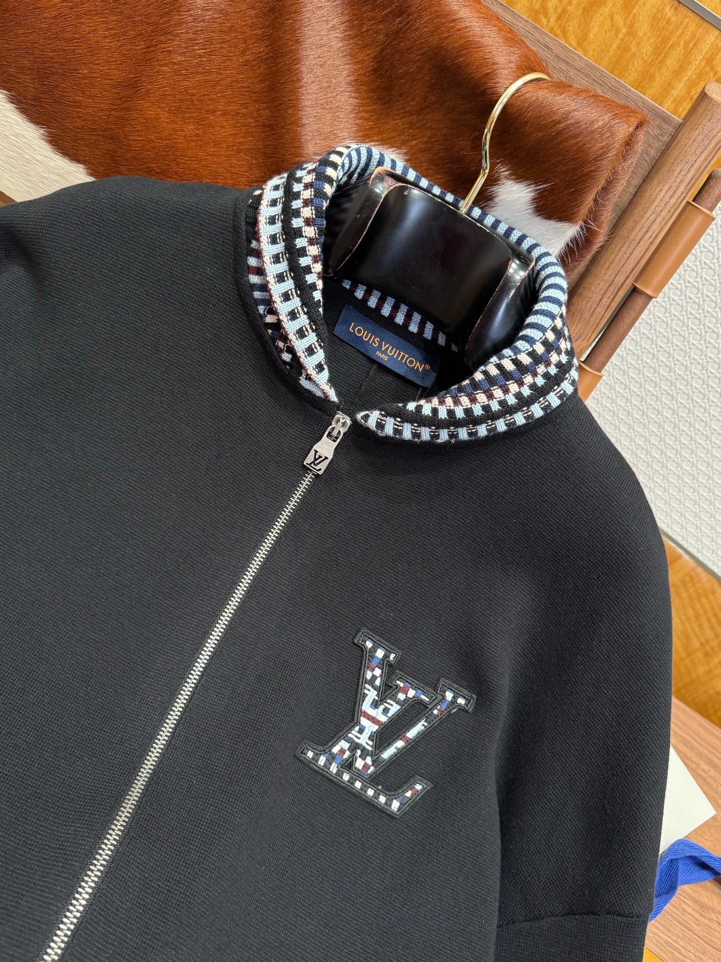 LOU ZIP SWEATSHIRT