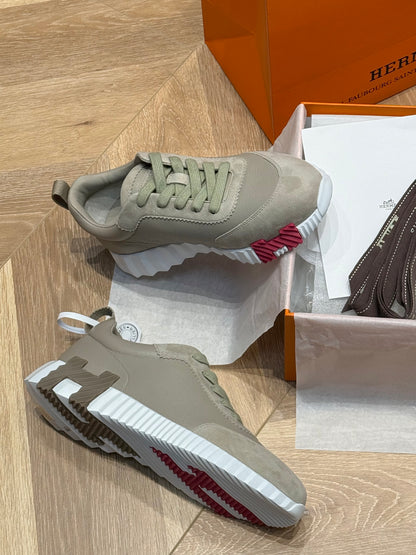 HERM BOUNCING SNEAKER