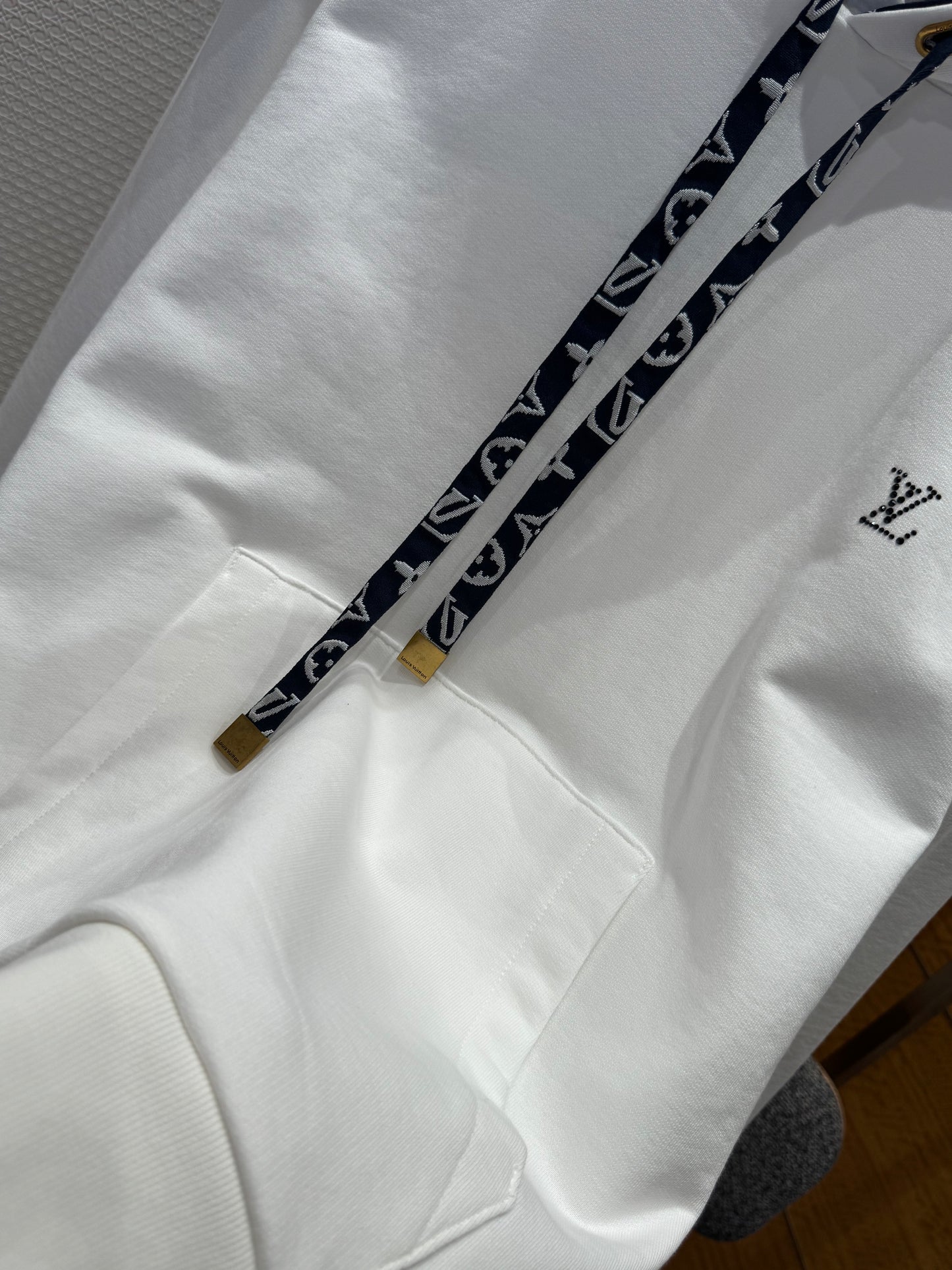 LOU HOODIE