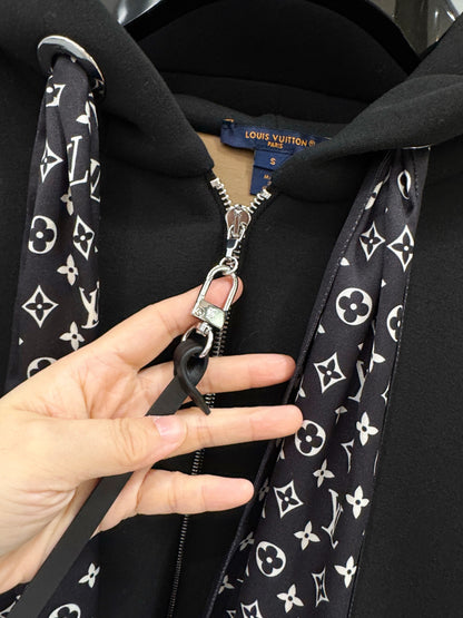 LOU ZIP HOODIE
