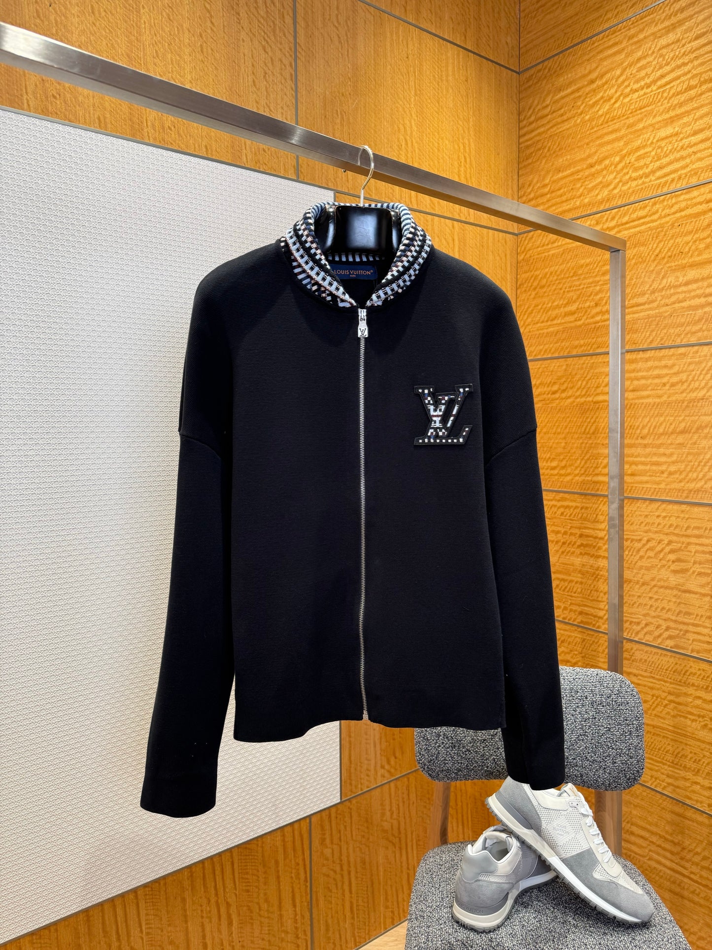 LOU ZIP SWEATSHIRT