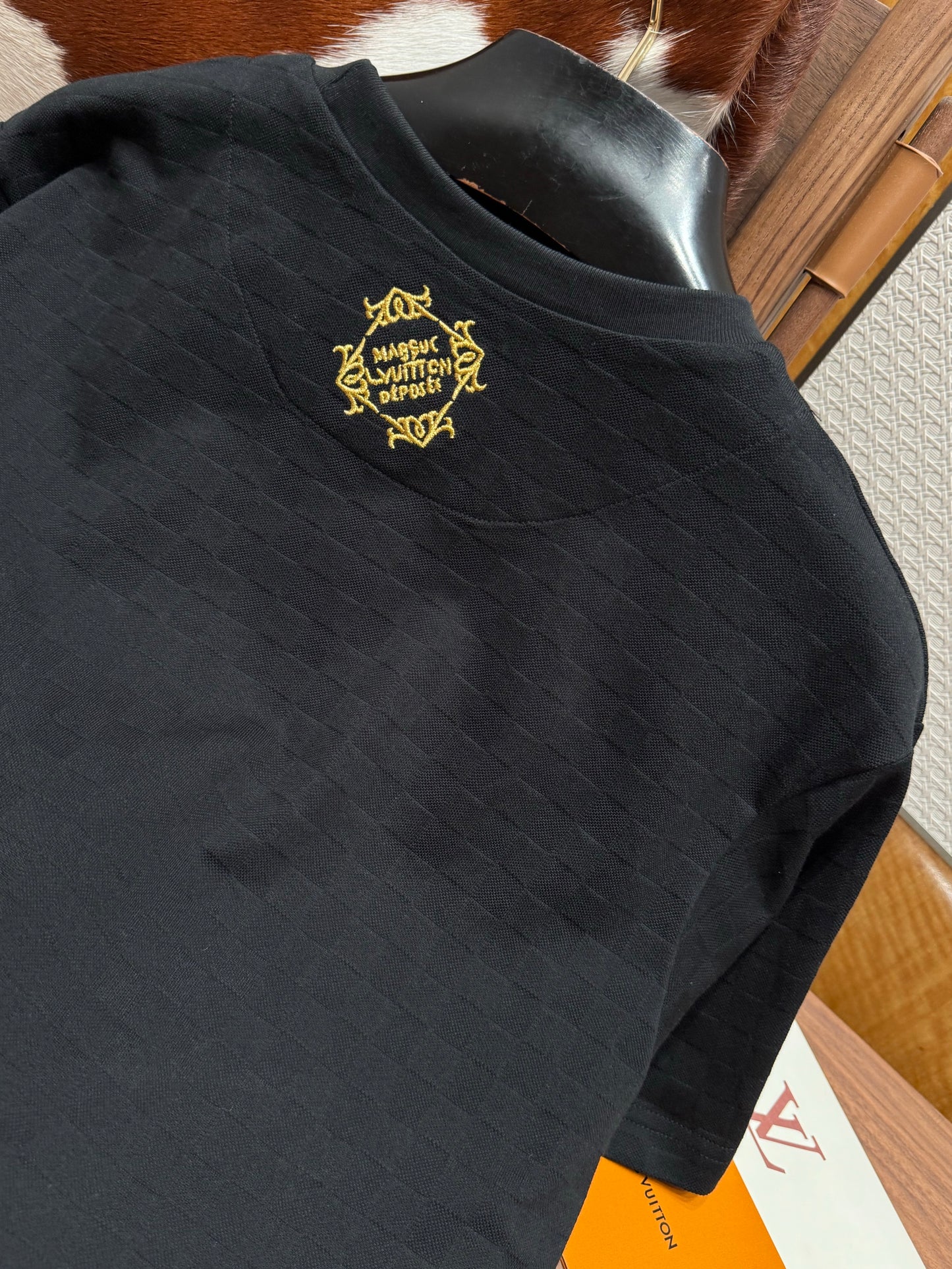 LOU T-SHIRT