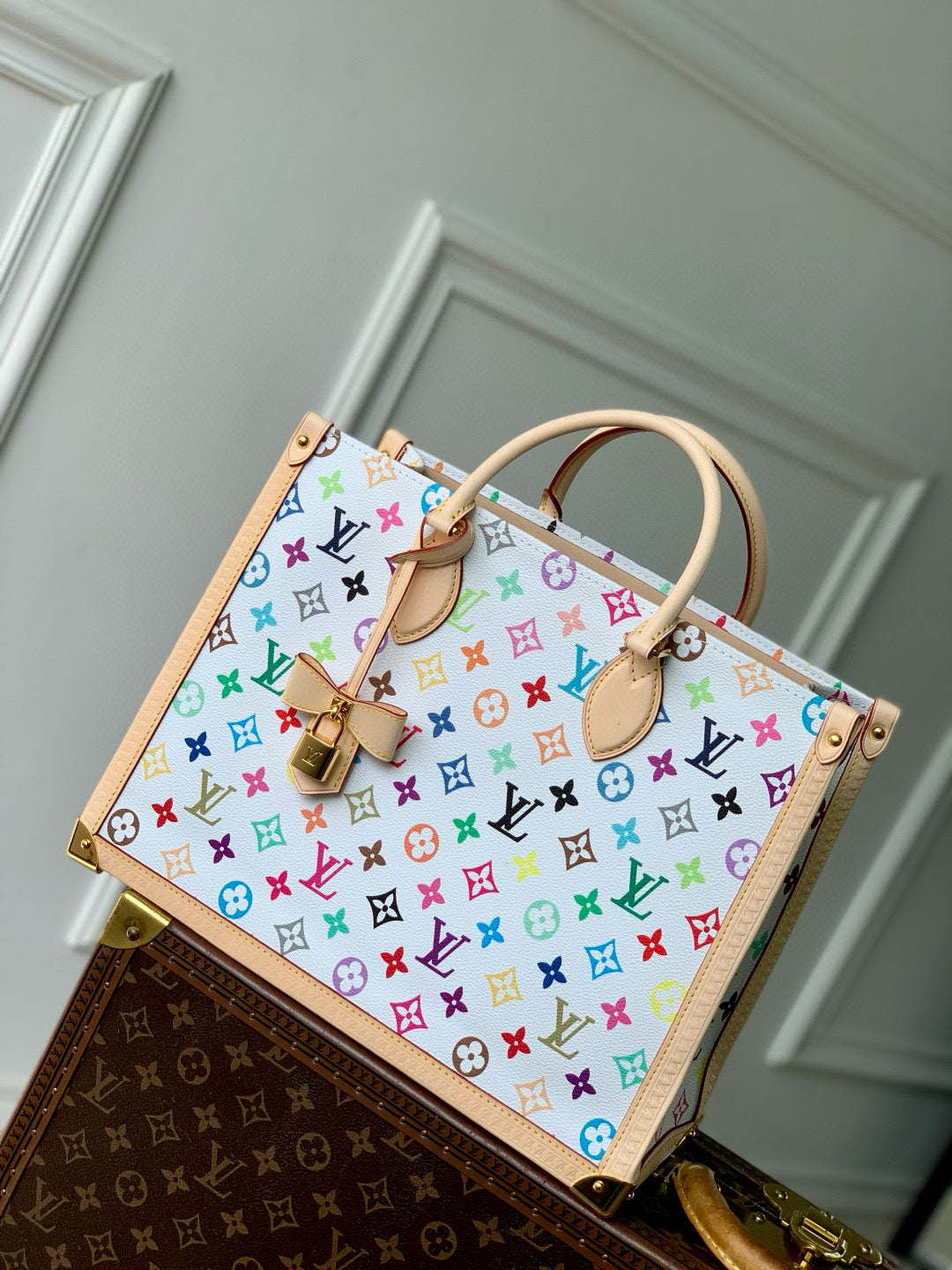 LOU x MURAKAMI ONTHEGO MM BAG