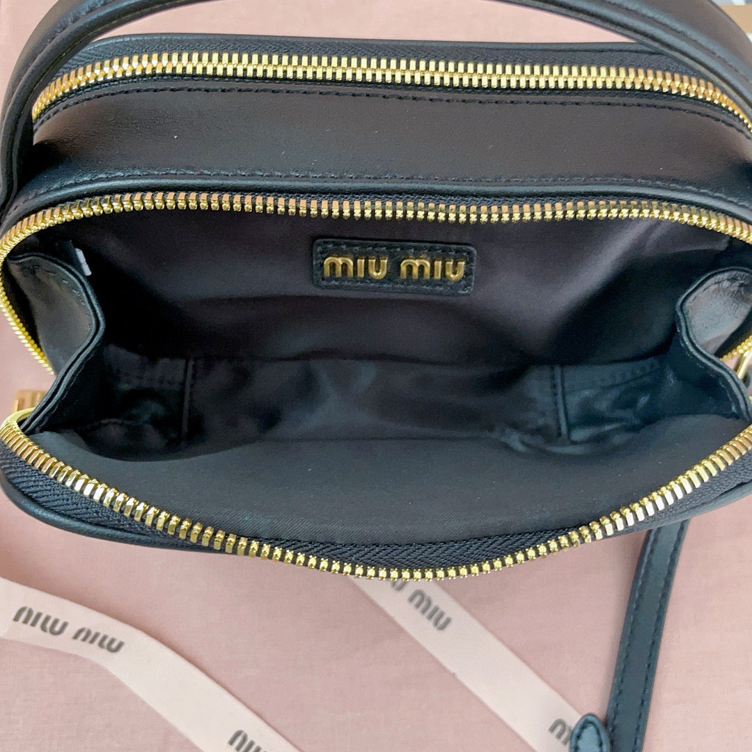 MIU M MATELASSE SHOULDER BAG