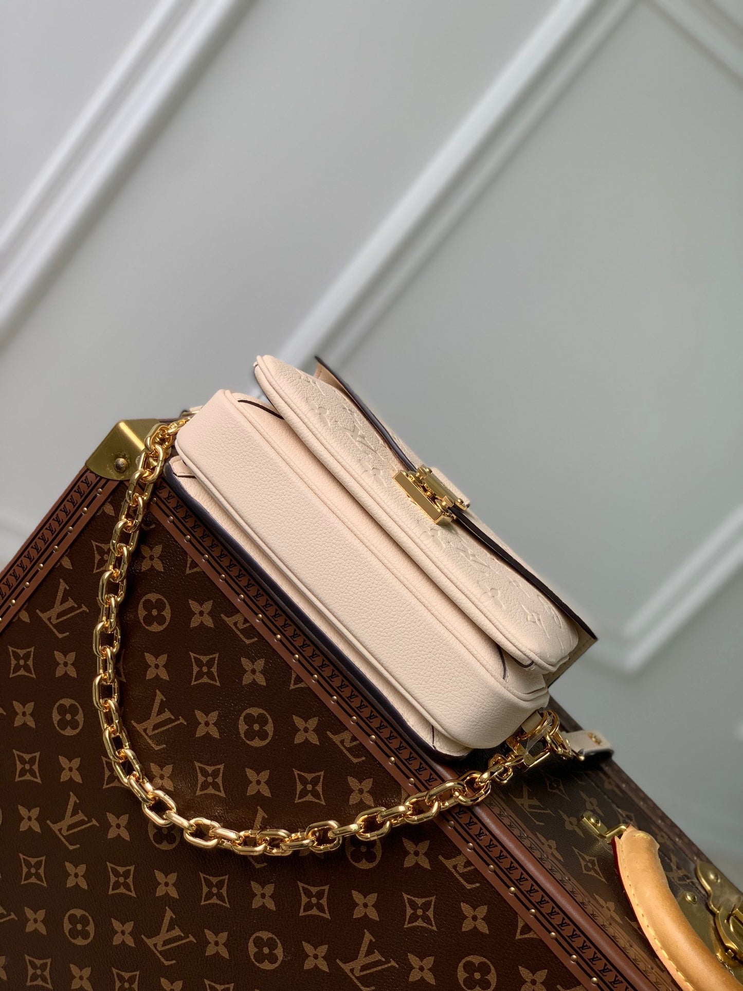 LOU POCHETTE METIS EAST WEST BAG