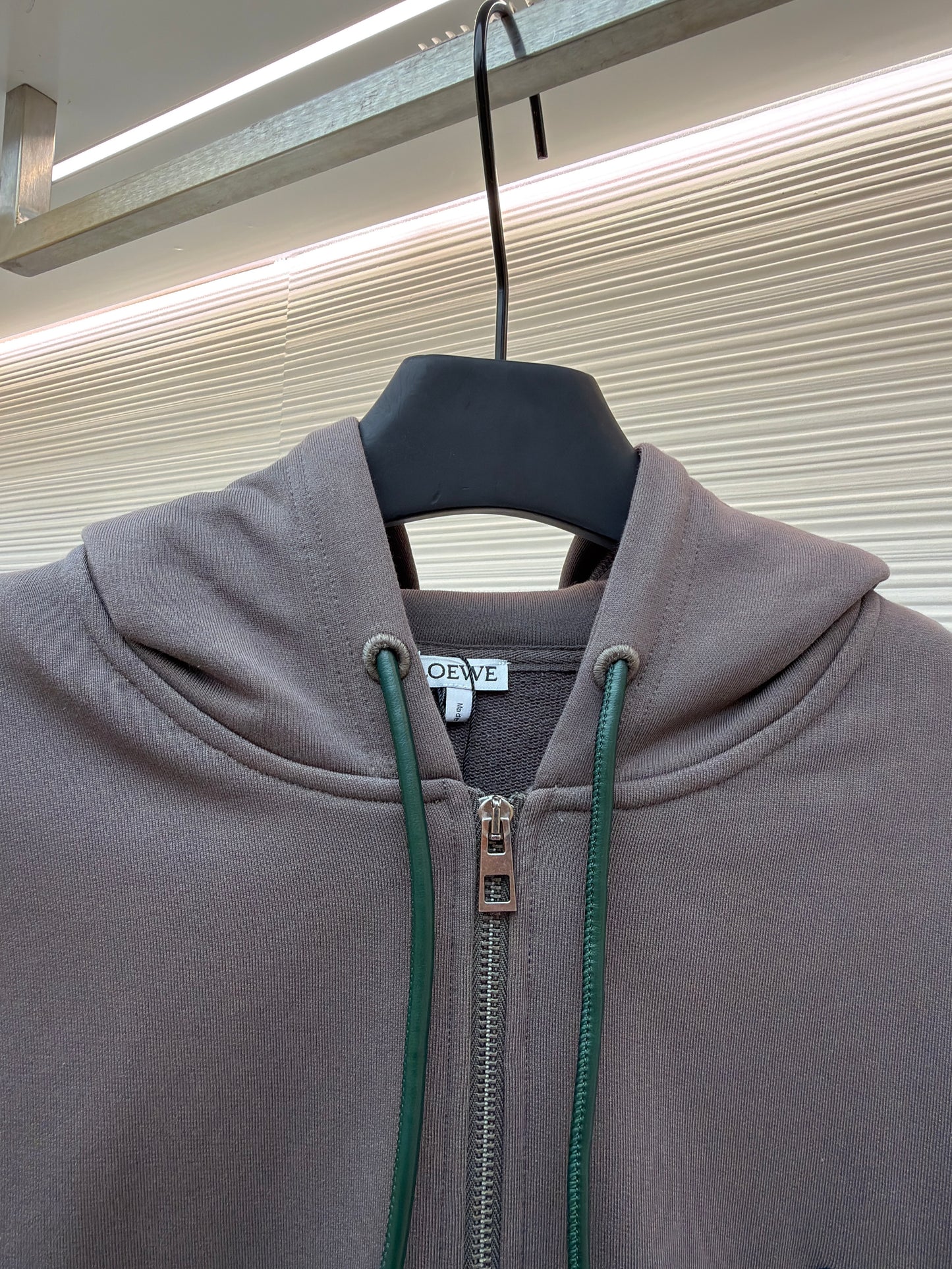 LOEW ZIP HOODIE