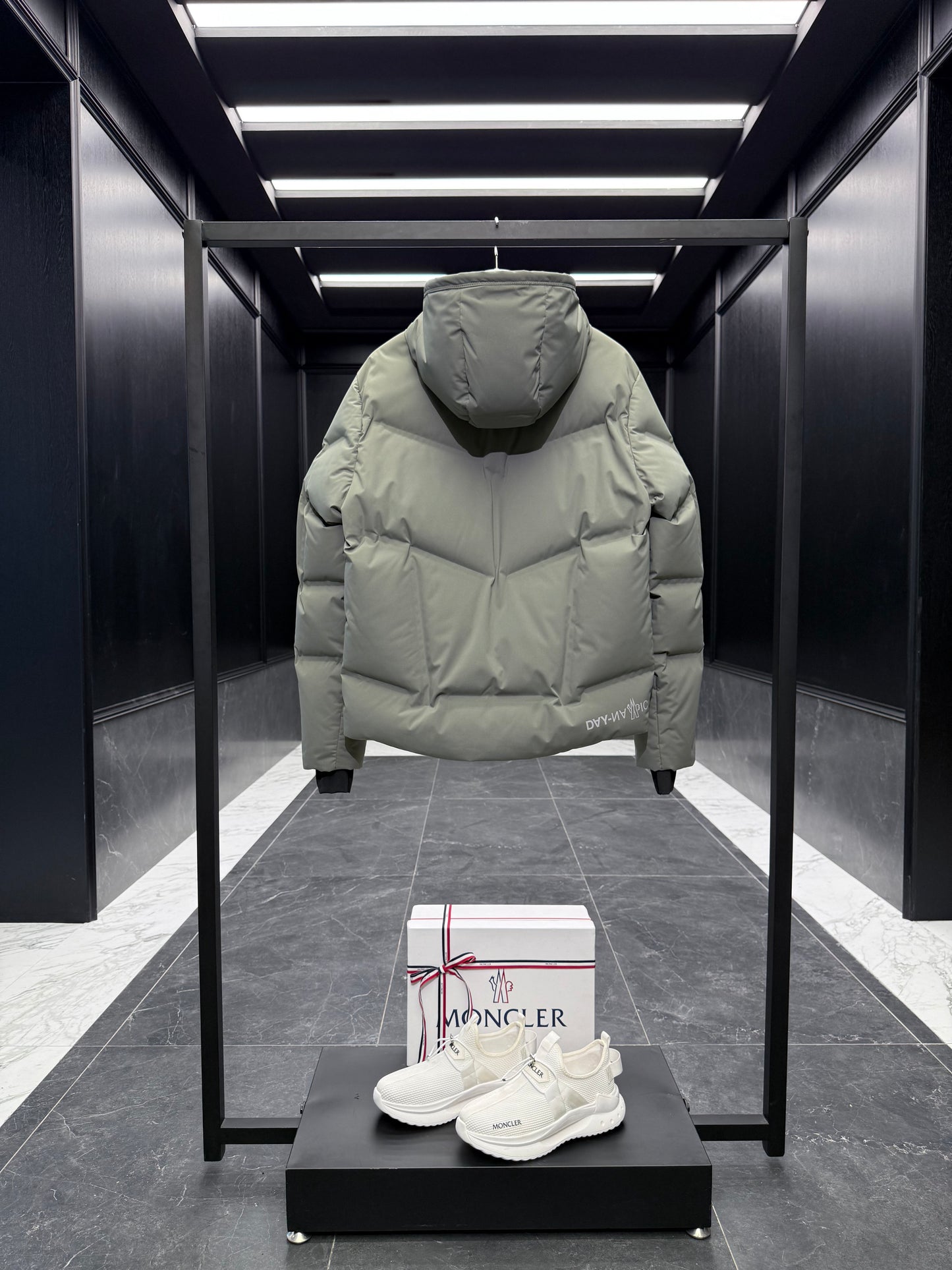 MONC ARCESAZ JACKET