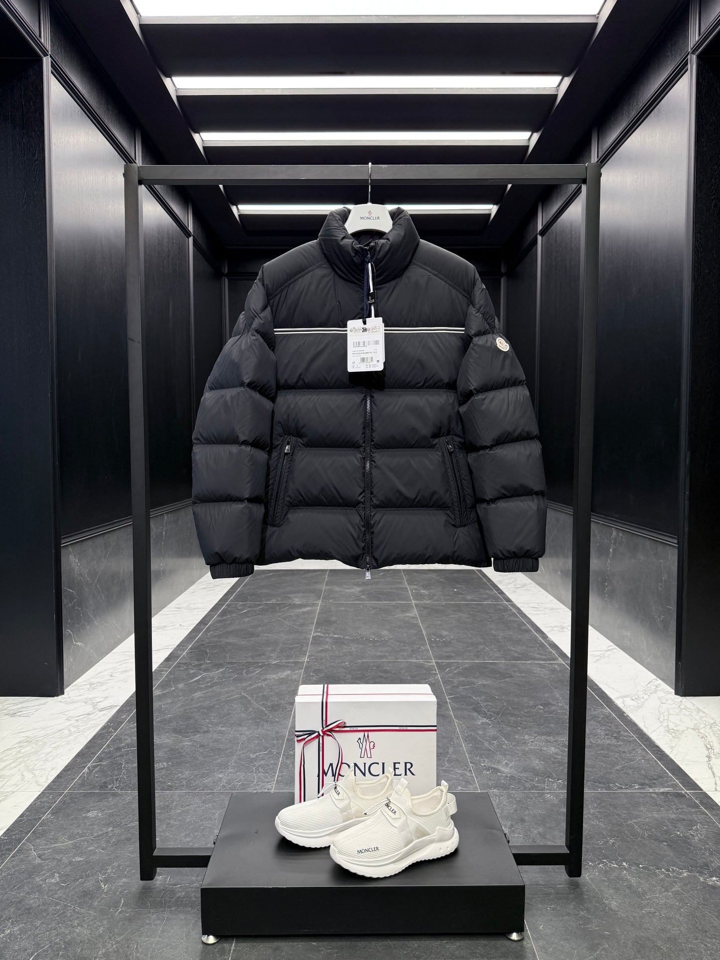 MONC BOUVAQUE JACKET