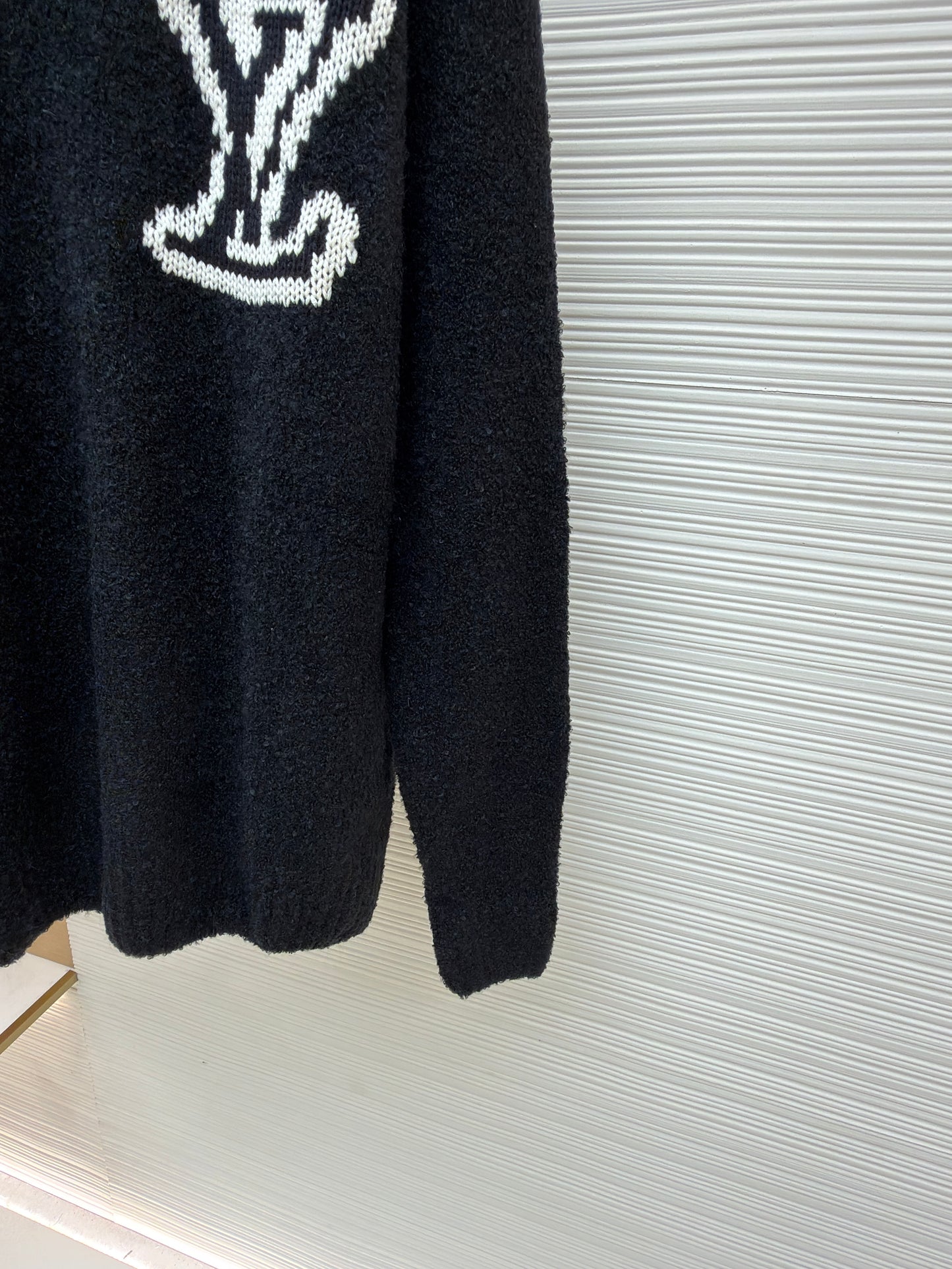 LOU JUMPER