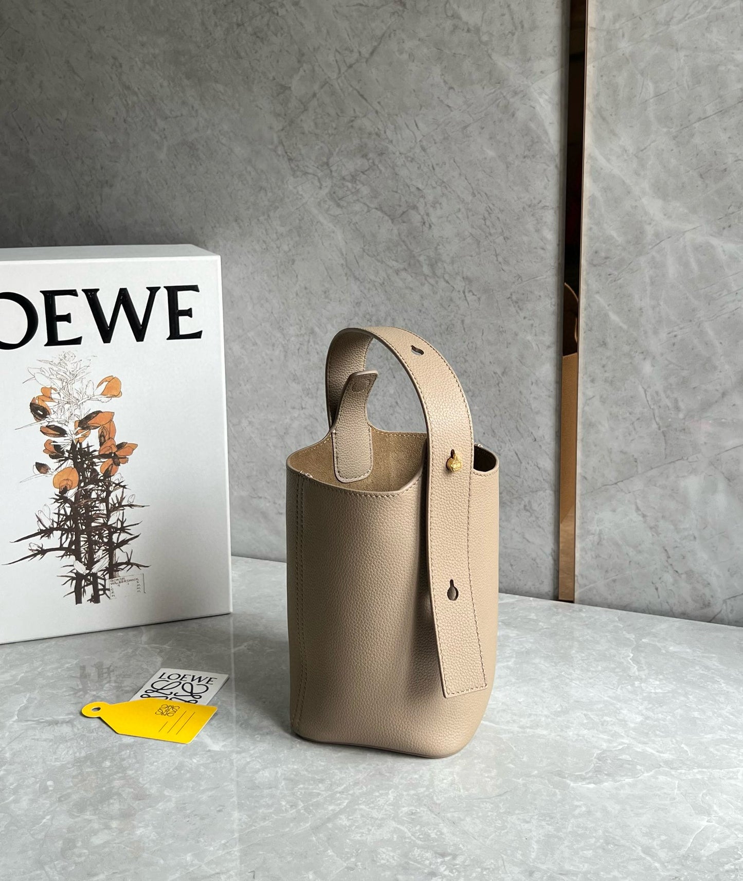 LOEW MINI PEBBLE BUCKET BAG