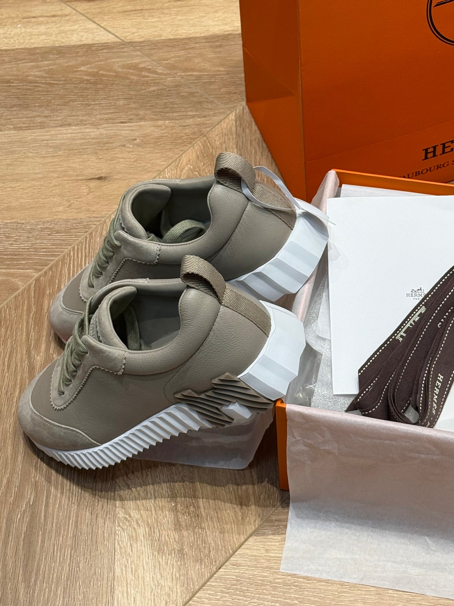 HERM BOUNCING SNEAKER