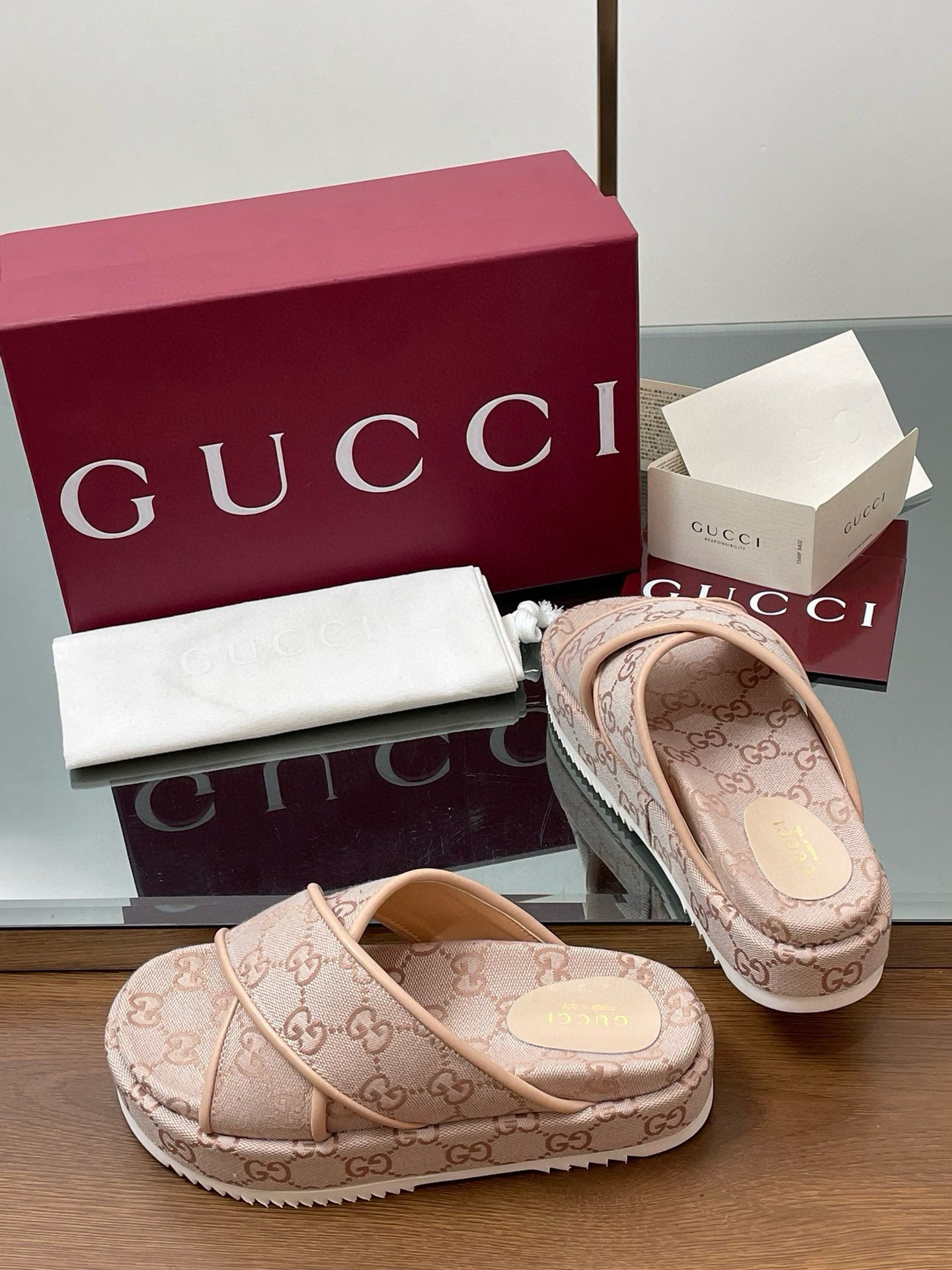 GG SANDALS