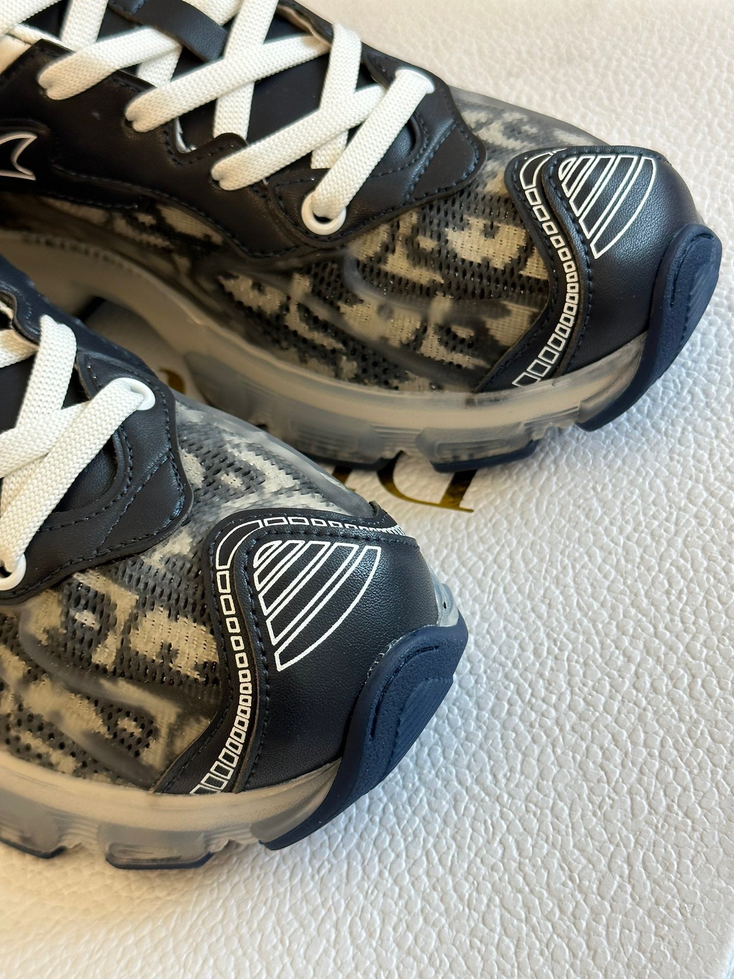 CD VIBE SNEAKERS