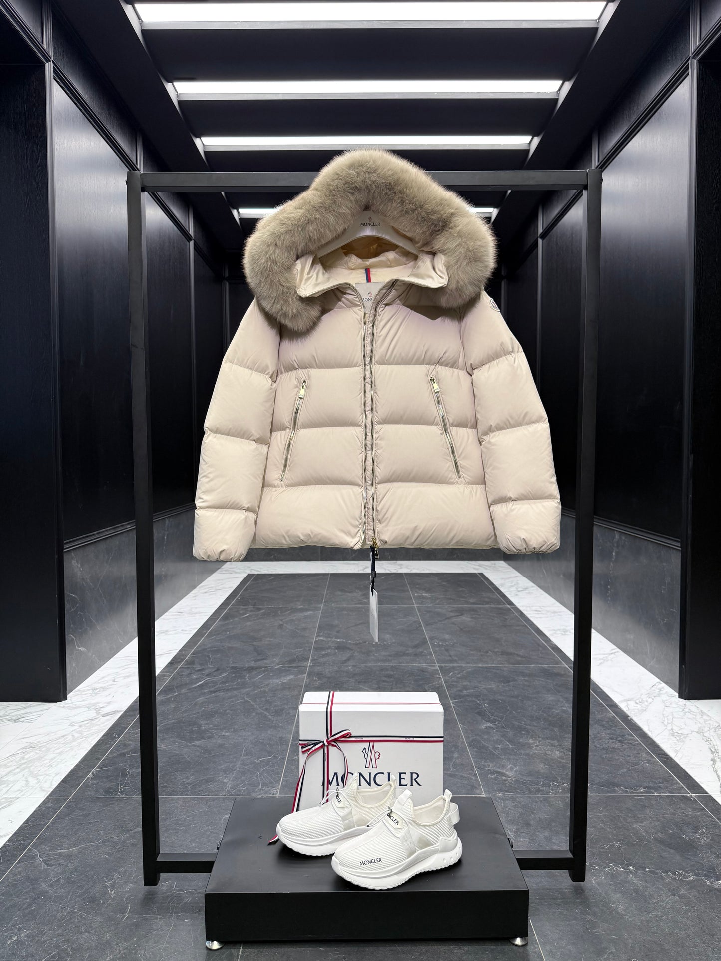 MONC LAICHEFUR JACKET