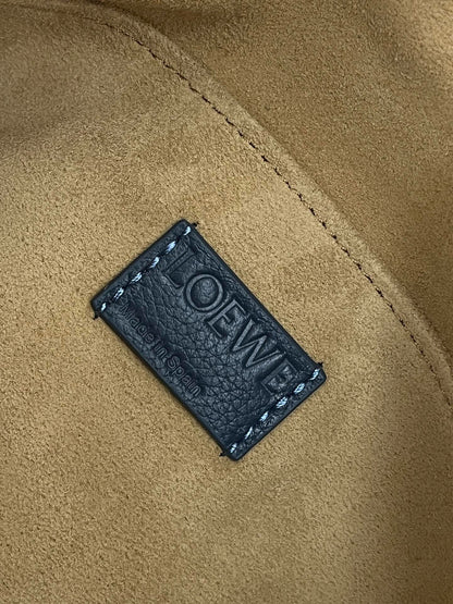 LOEW PEBBLE MESSENGER BAG