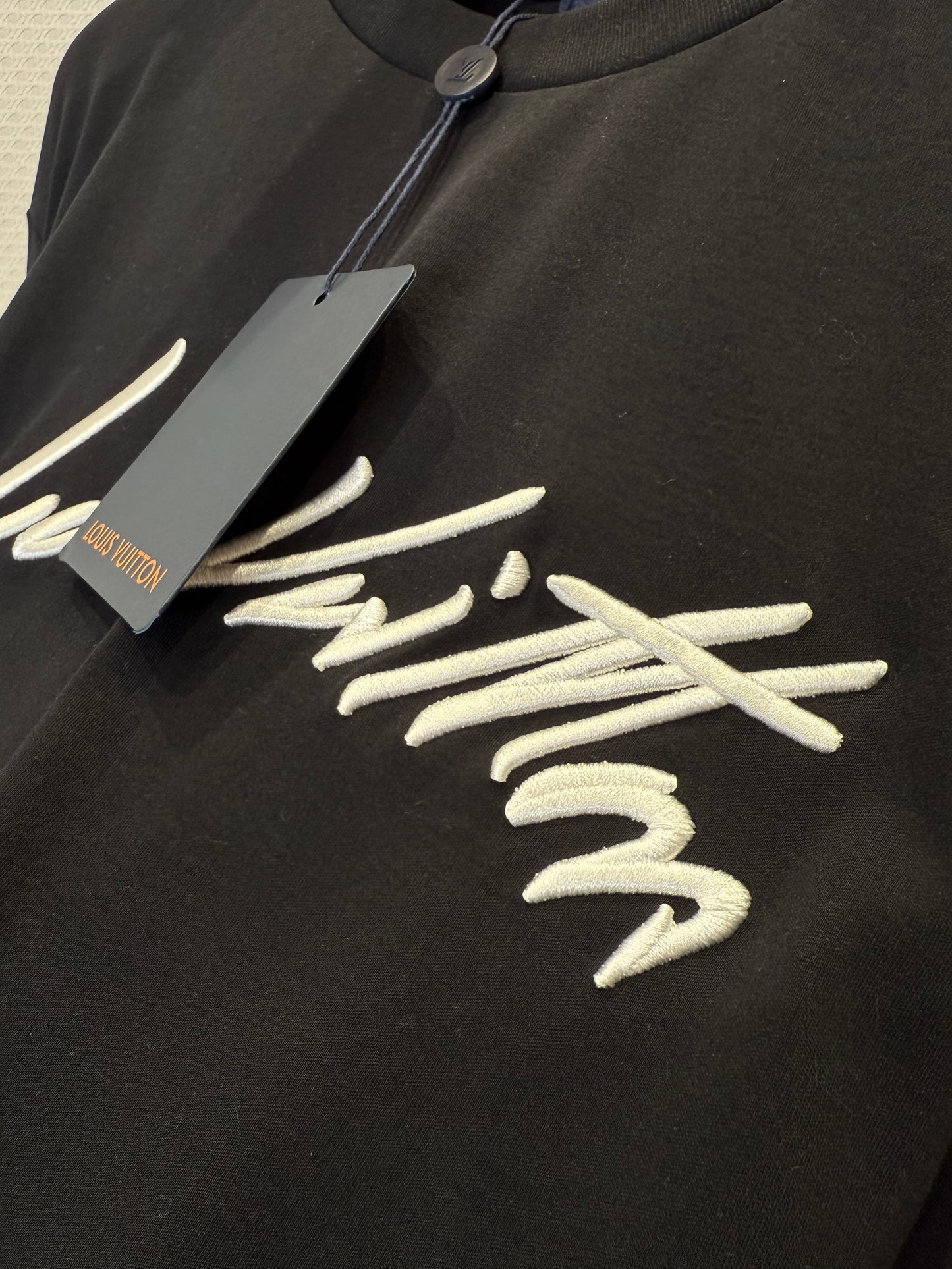 LOU T-SHIRT