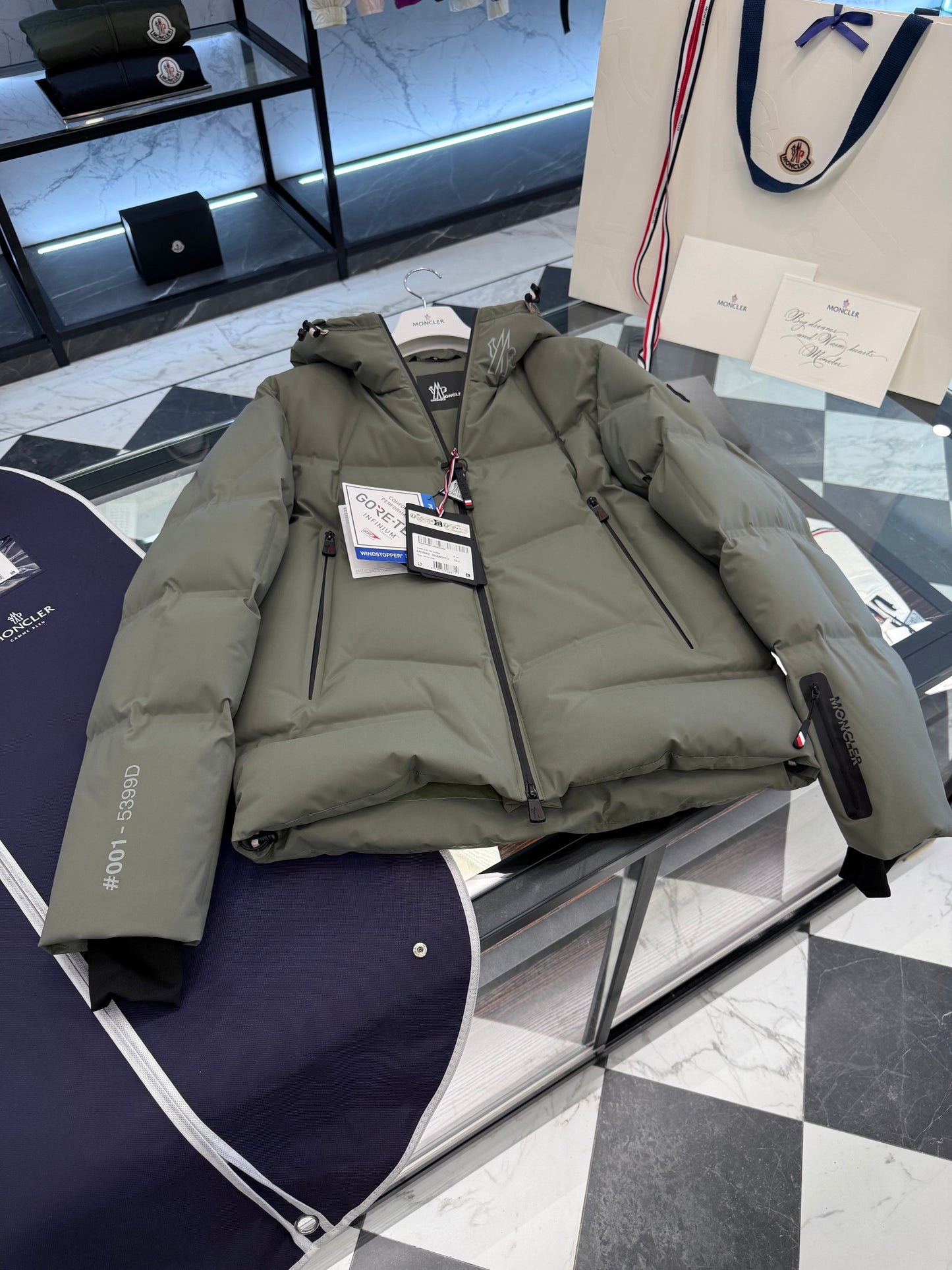 MONC ARCESAZ JACKET