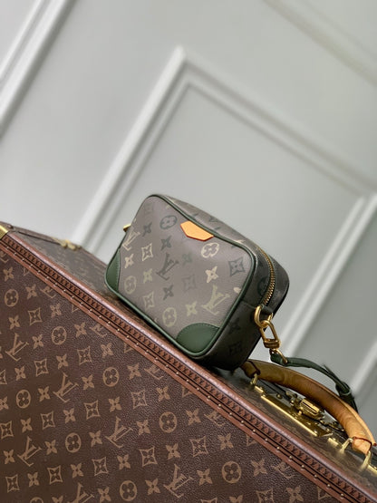 LOU TROCADERO WEARABLE WALLET