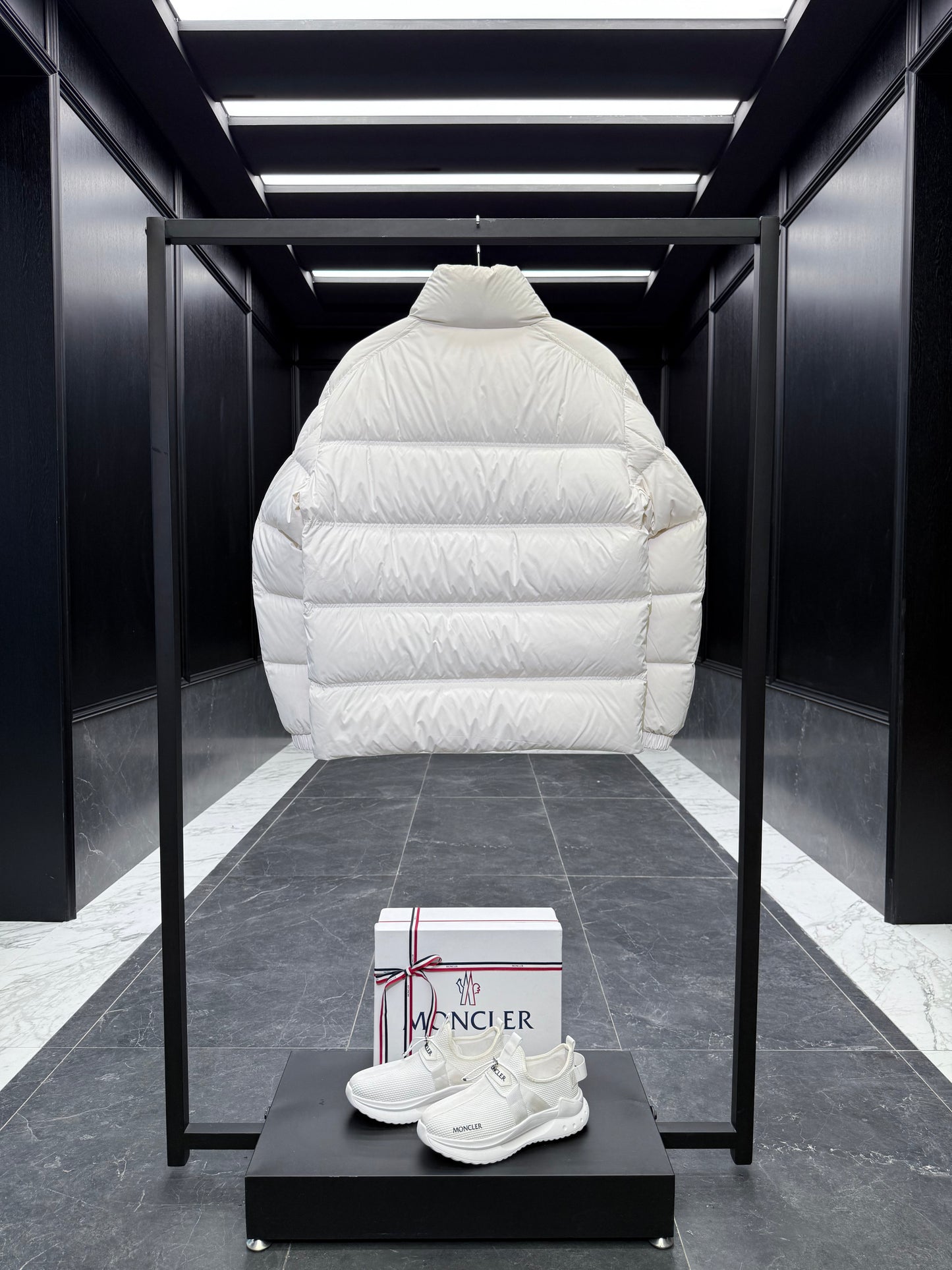 MONC BOUVAQUE JACKET