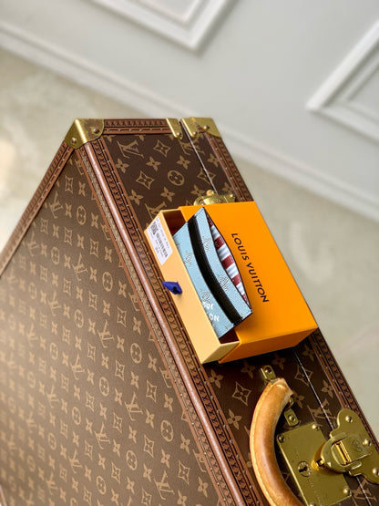 LOU CARD HOLDER