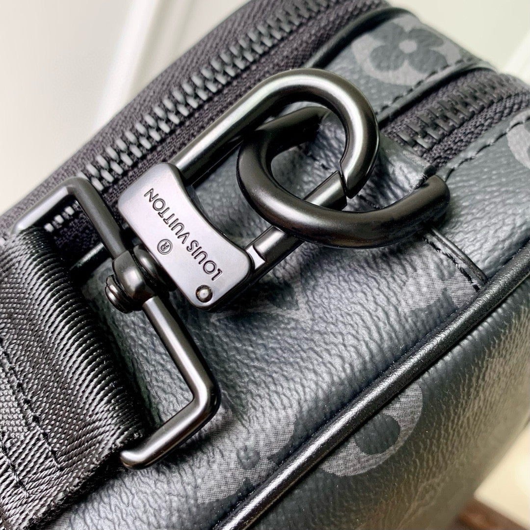LOU ALPHA MESSENGER BAG