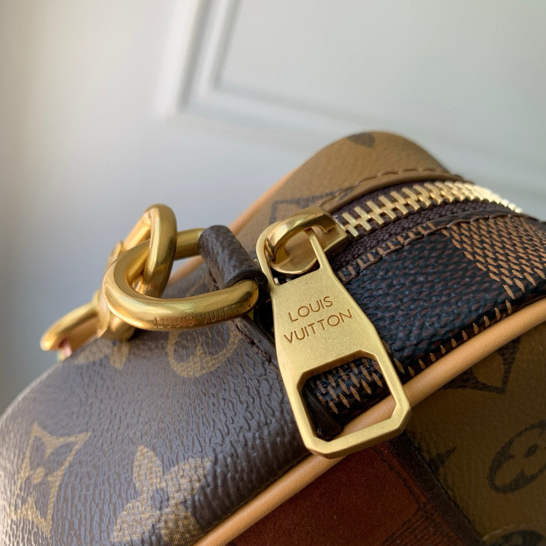 LOU TROCADERO WEARABLE WALLET