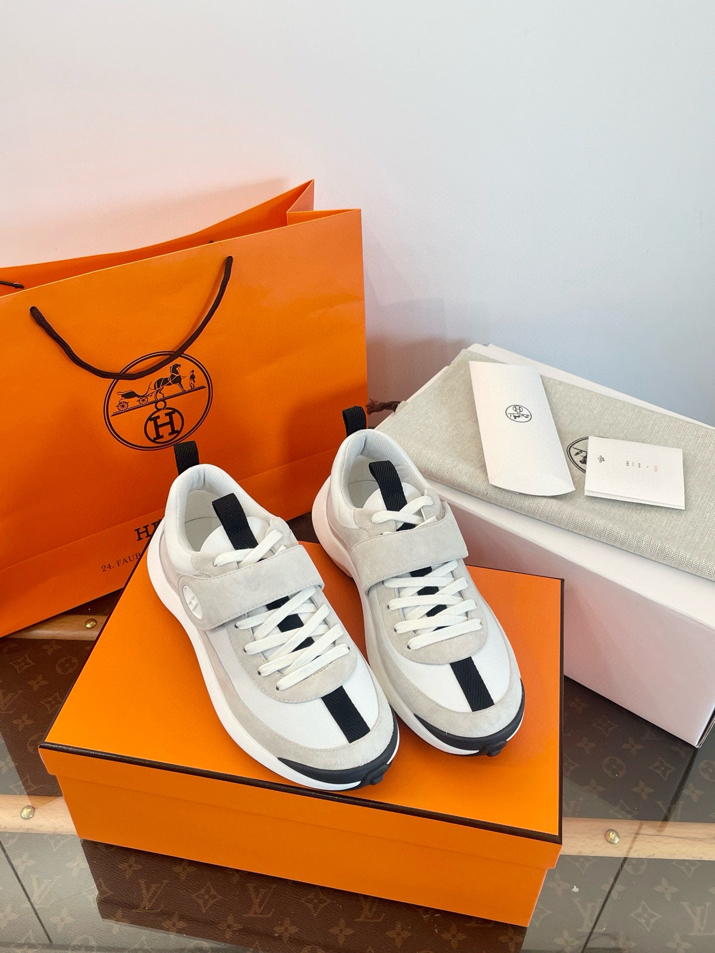 HERM LOOP SNEAKER