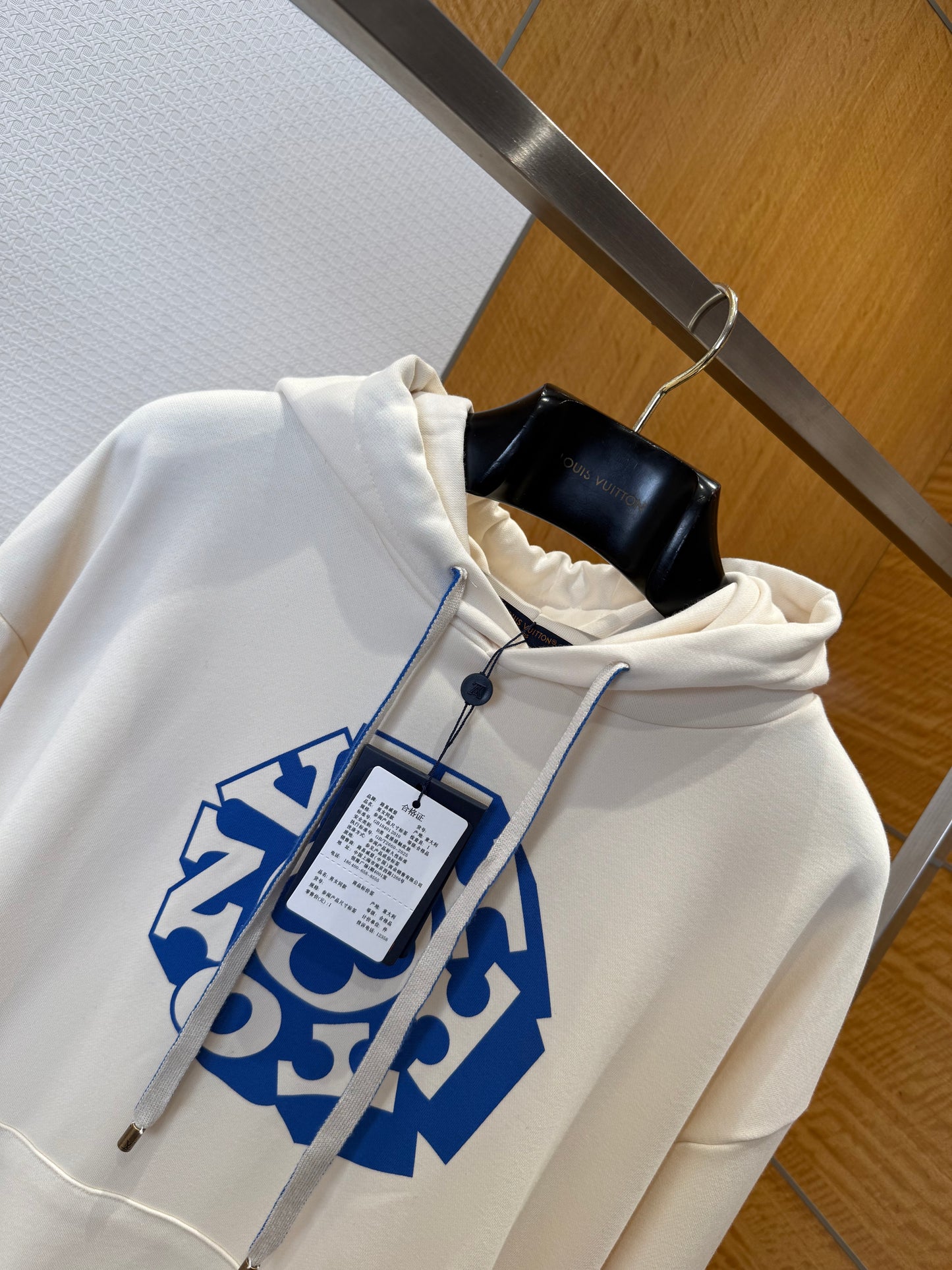 LOU HOODIE