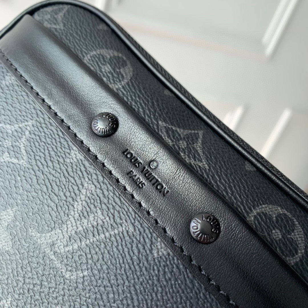 LOU ALPHA WEARABLE WALLET