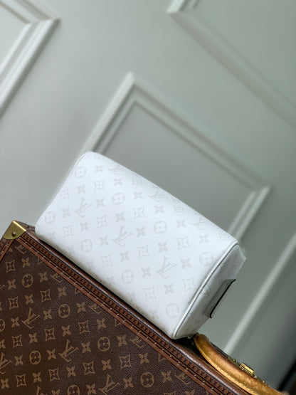 LOU DOPP KIT TOILETRY BAG