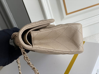 CC CLASSIC FLAP BAG