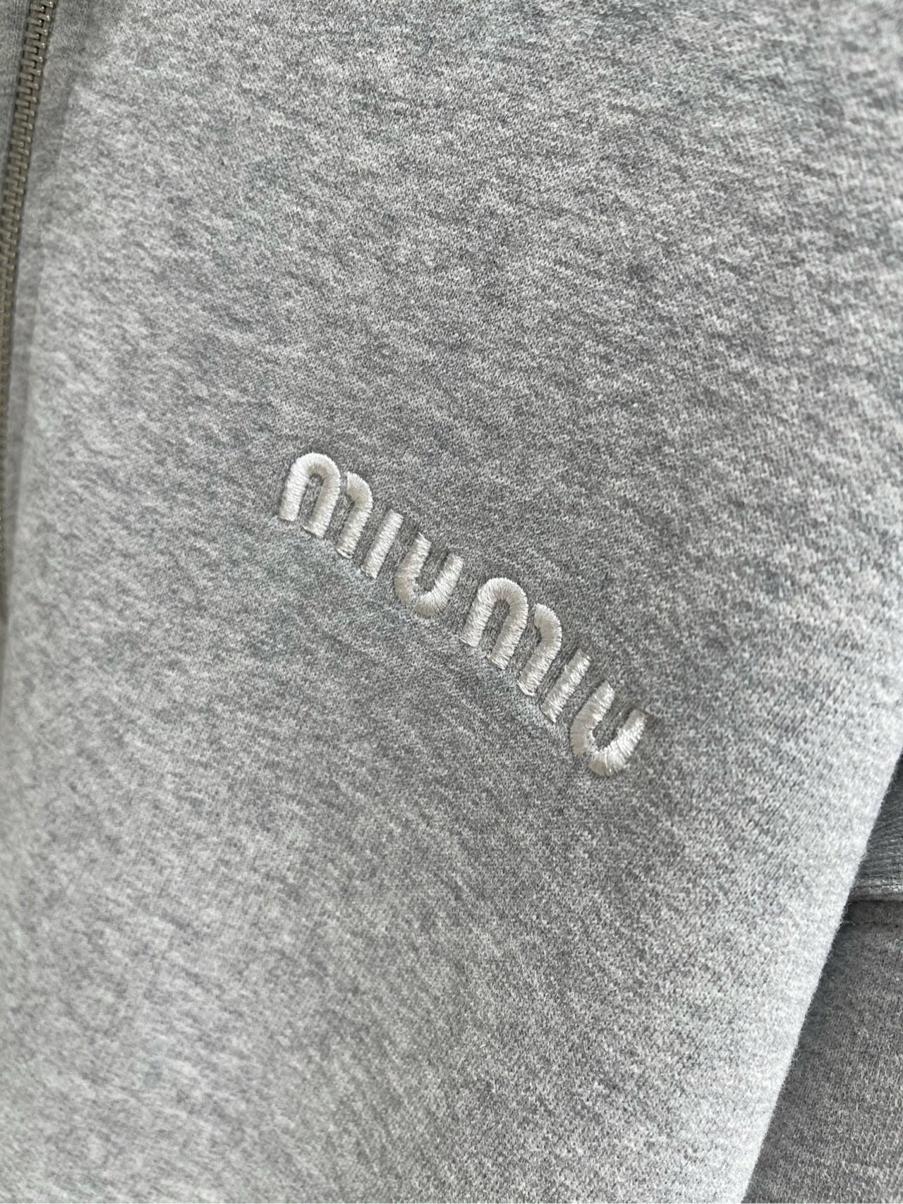 MIU M ZIP SWEATSHIRT