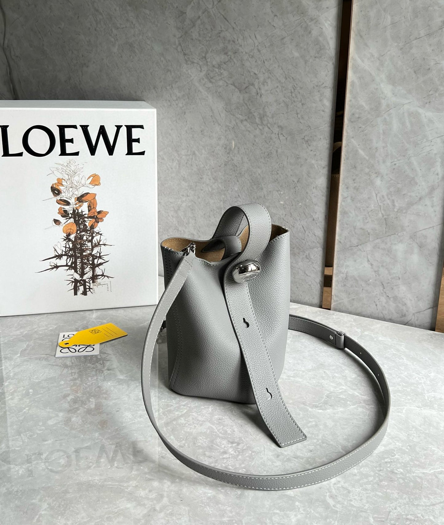 LOEW MINI PEBBLE BUCKET BAG