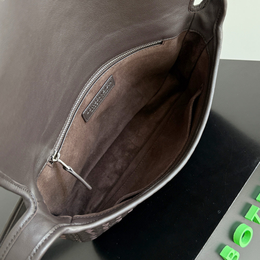 BOTT V VENETO FLAP MESSENGER BAG