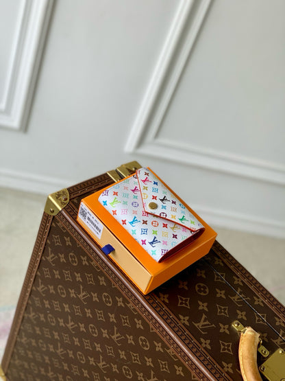 LOU VICTORINE WALLET