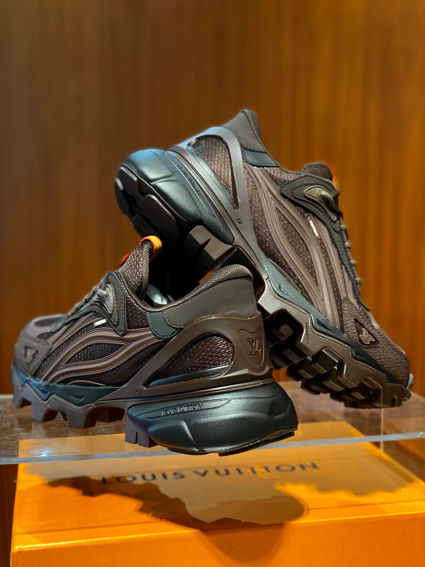 LOU SUMMIT SNEAKERS