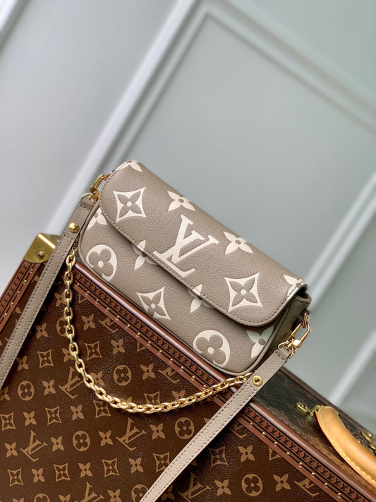 LOU IVY WALLET ON CHAIN BAG