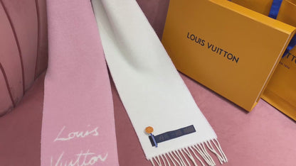 LOU SCARF