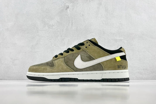DUNK LOW x OTOMO KATUSHIRO